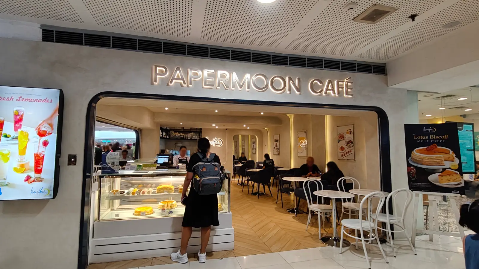 PAPER MOON in SM Megamall